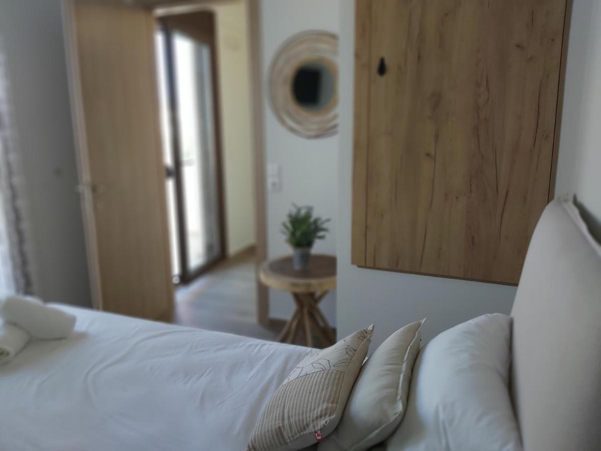 罗希姆诺Palazzino D Irene公寓 外观 照片