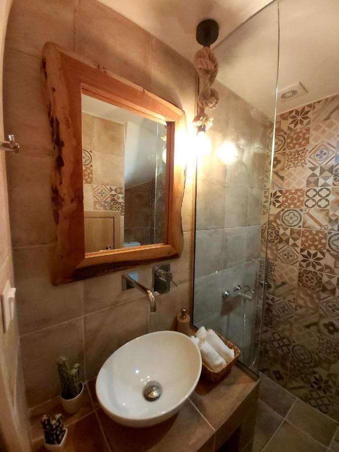 罗希姆诺Palazzino D Irene公寓 外观 照片